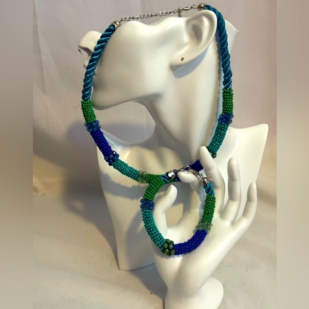 Beaded Necklace, bracelet set in Blue and Green